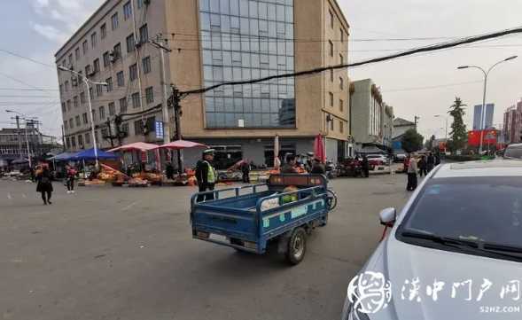 交警一大隊(duì)聯(lián)合多部門開(kāi)展農(nóng)村道路交通秩序整治行動(dòng)