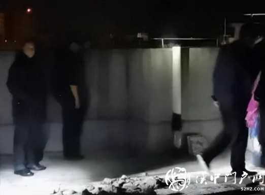 西鄉男子欲跳樓，消防一把拽住其胳膊！