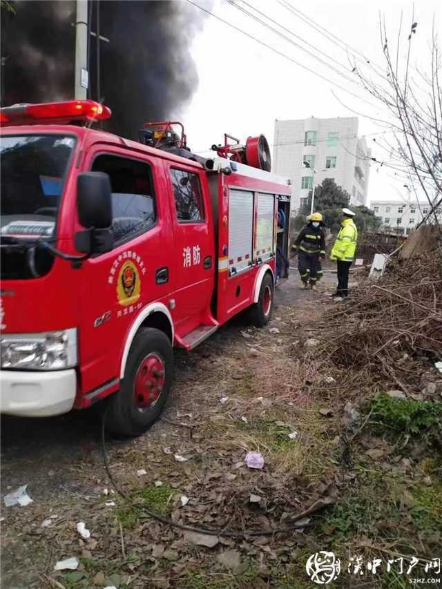 “跟我走！”漢中交警爭(zhēng)分奪秒開(kāi)辟救火“綠色通道”