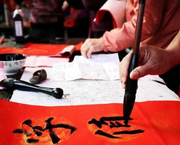 好消息，臨近年關漢中人可以免費領春聯啦！