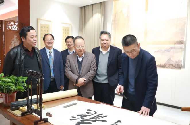 花開4月，清華專家蒞臨龍崗學校考察！