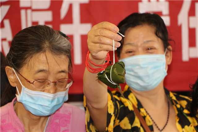 褒國康樂園養老社區舉行”情系端午，愛在安康”進社區活動