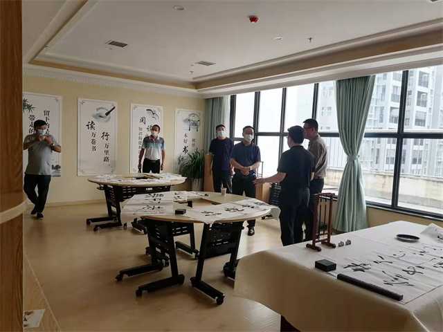 漢中市養老產業協會會長、秘書長、略陽縣民政局局長蒞臨褒國康樂園參觀考察