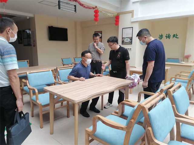 漢中市養老產業協會會長、秘書長、略陽縣民政局局長蒞臨褒國康樂園參觀考察