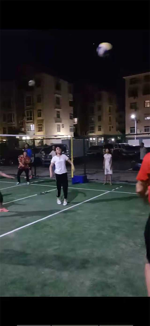 漢臺區老君鎮首個氣排球運動場建成并投入使用