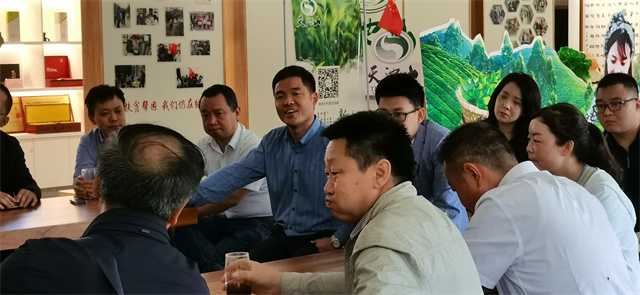 西北農(nóng)林科技大學專家、教授蒞臨瑞豐公司視察“產(chǎn)學研”發(fā)展情況