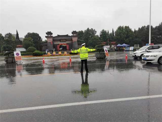 68小時堅守！漢中交警大隊圓滿完成國慶假期道路交通安保任務"