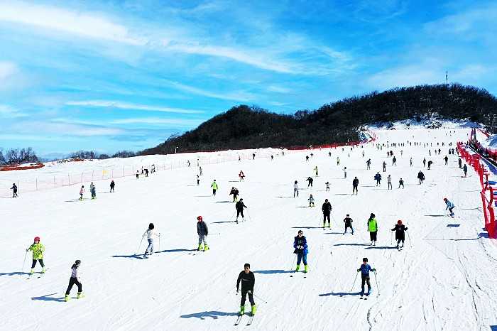 022漢中冰雪嘉年華南鄭分會場暨龍頭山第四屆云端冰雪節今日啟動"