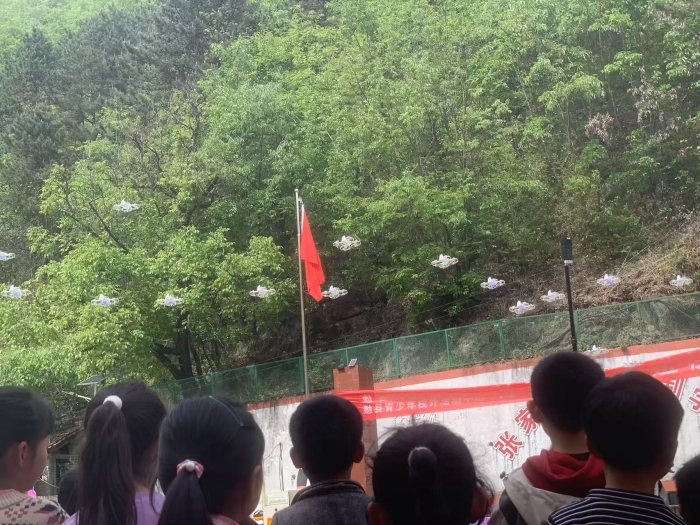 漢中市機器人編程協會愛心捐贈點燃山區孩子的科學夢想