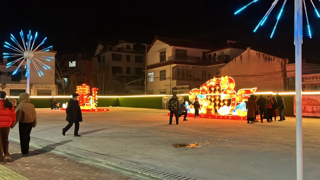 漢中這條路全線貫通，年味直接拉滿，春節(jié)賞花燈！