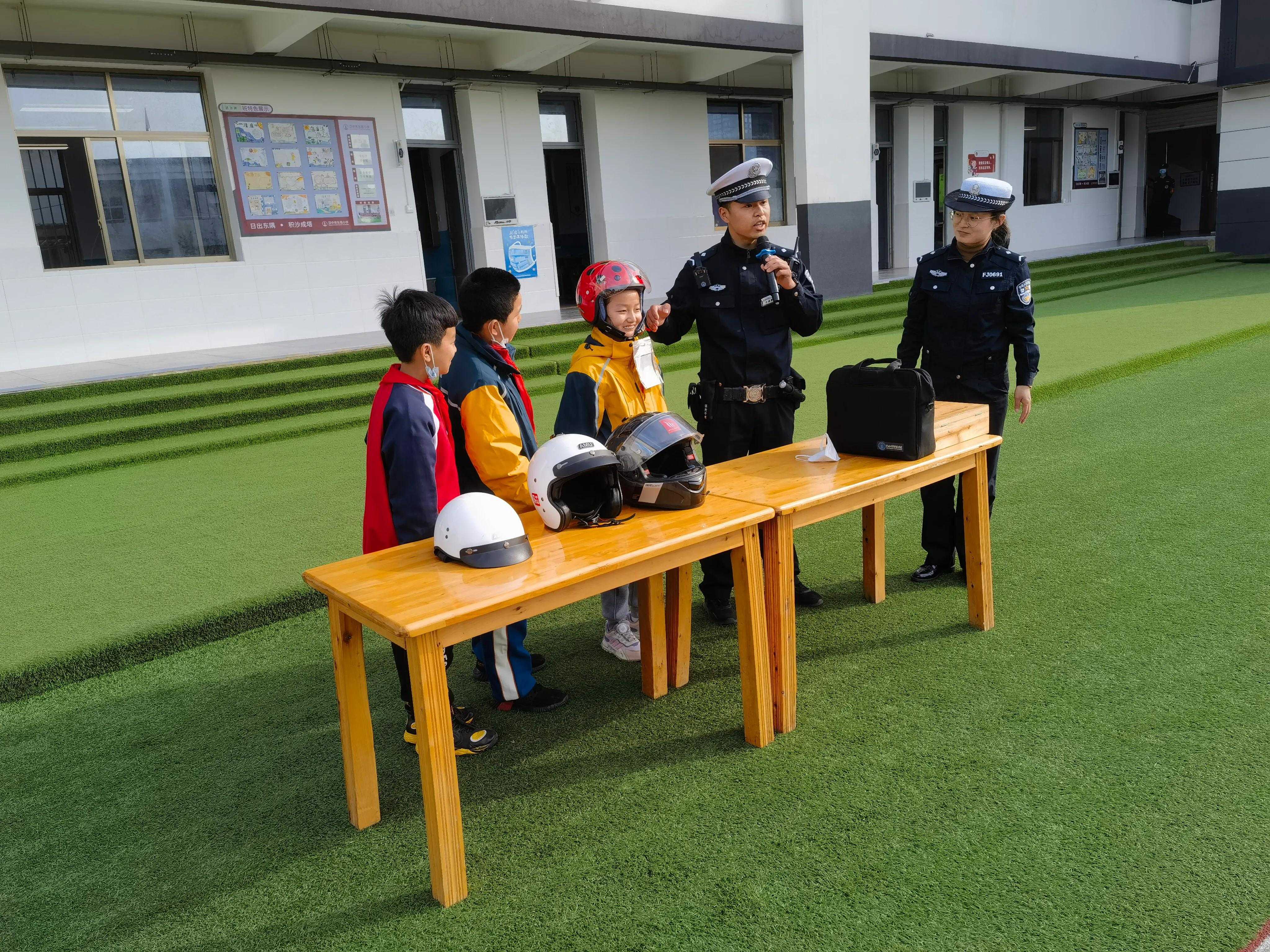 【全國中小學(xué)生安全教育日】漢中交警一大隊(duì)開講啦！