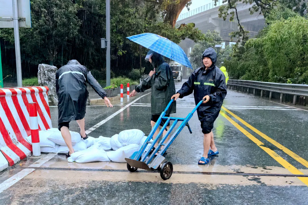 漢中撤離7349戶17513人，多條道路交通管制