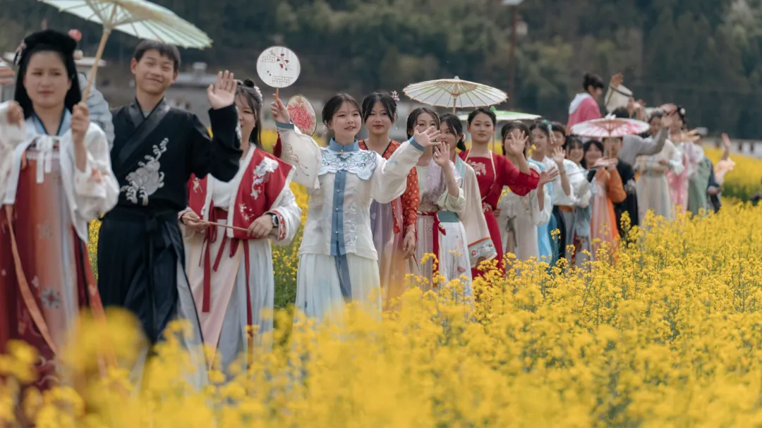 2025漢中鎮巴春日盛宴，解鎖油菜花海文旅新玩法！