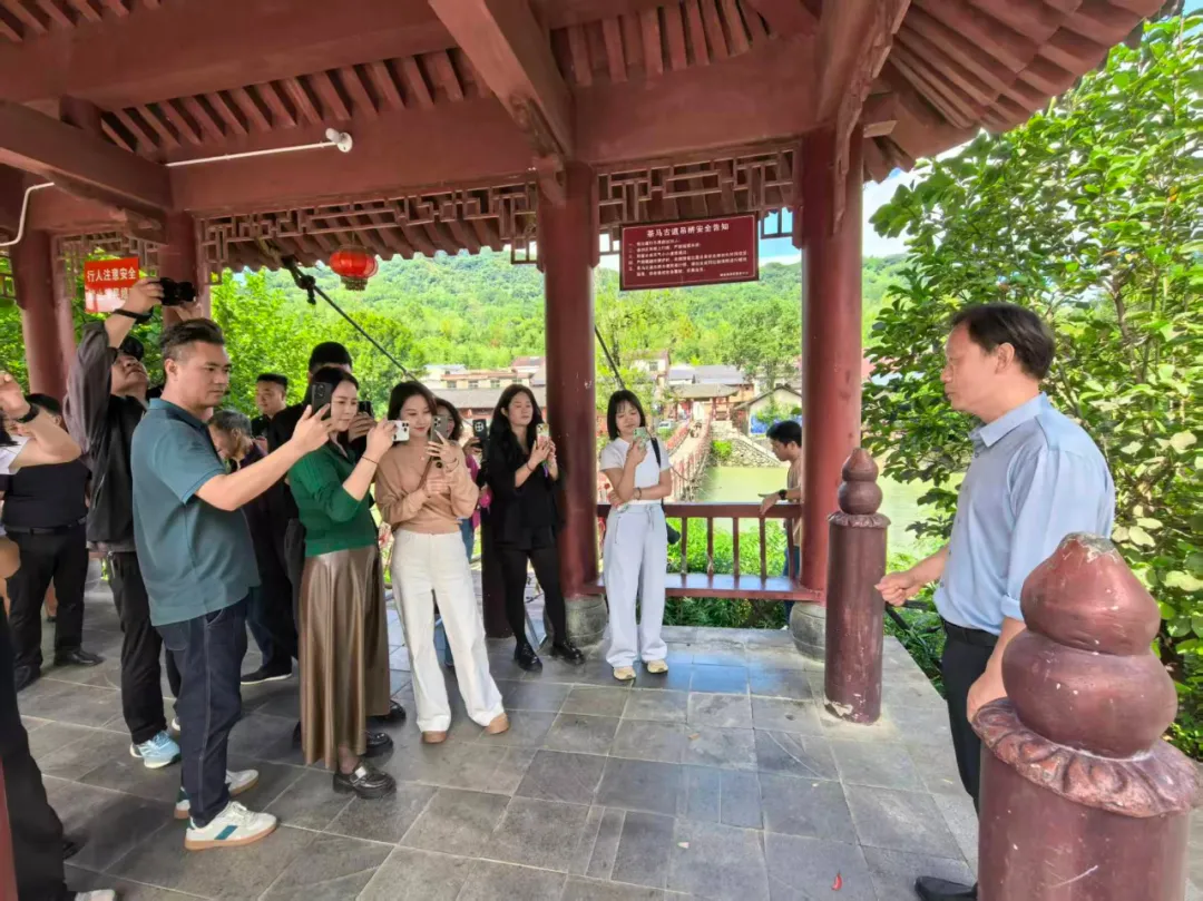 “繽紛秋季·趣游西鄉”網絡主題宣傳活動走進西鄉