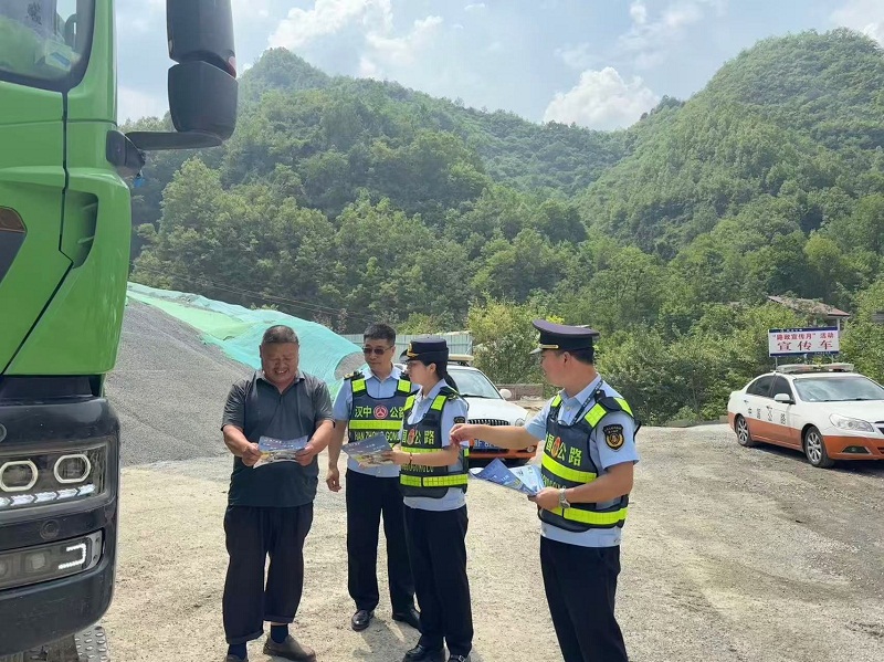 寧強黃壩驛超限站加大宣傳凝聚“全民護路”共識