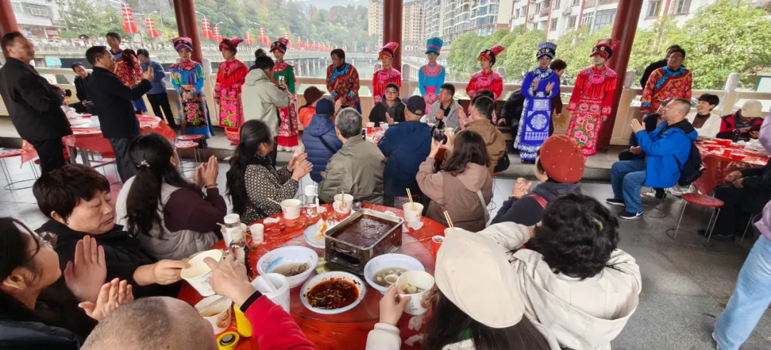 寧強“羌家宴客”壩壩宴 一場舌尖與文化的盛宴