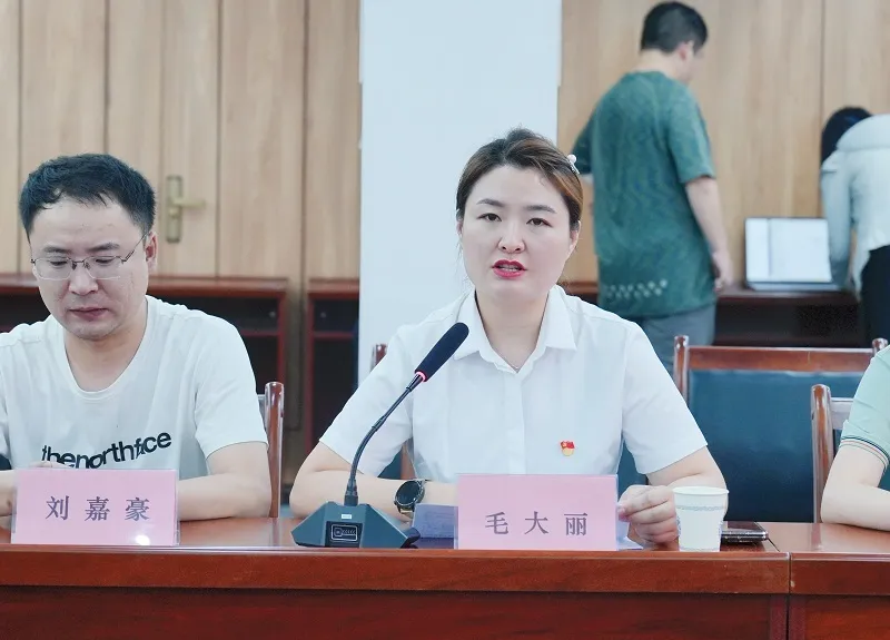 華中農(nóng)業(yè)大學(xué)學(xué)生實踐團(tuán)走進(jìn)褒國康樂園，讓青春持續(xù)溫暖“夕陽紅”
