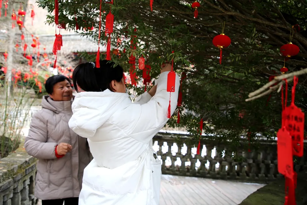 “廟”趣橫生·祈福納祥 —— 大年初一逛廟會(huì) 留壩人民花式過(guò)新年