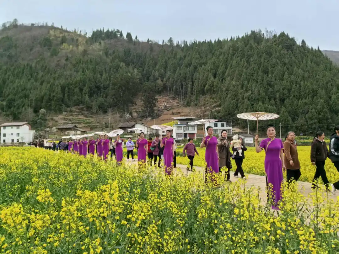 2025年全國春季“村晚”示范展示暨陜南民歌實(shí)景劇《風(fēng)起巴山》首演圓滿落幕！