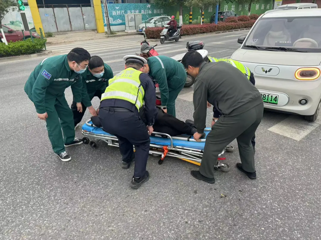 漢中警醫(yī)齊攜手，共同救助車(chē)禍人員