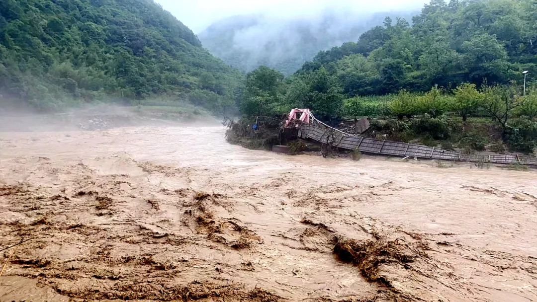 漢中撤離7349戶17513人，多條道路交通管制