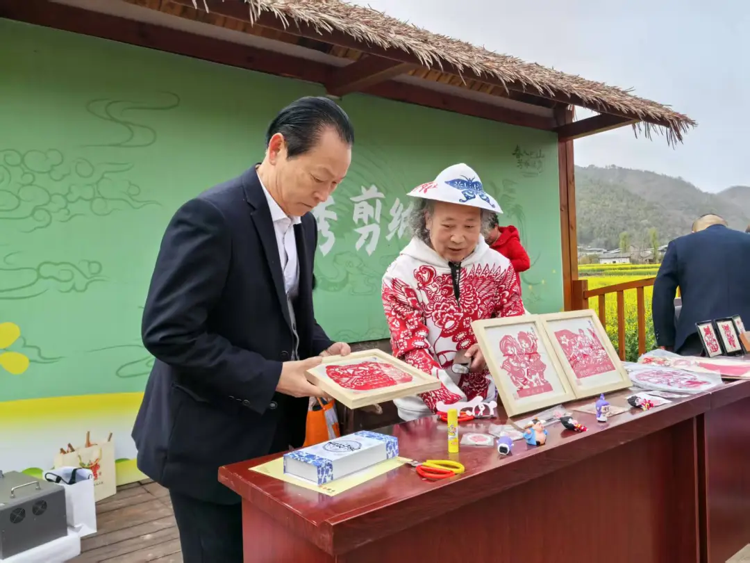 2025年全國春季“村晚”示范展示暨陜南民歌實(shí)景劇《風(fēng)起巴山》首演圓滿落幕！