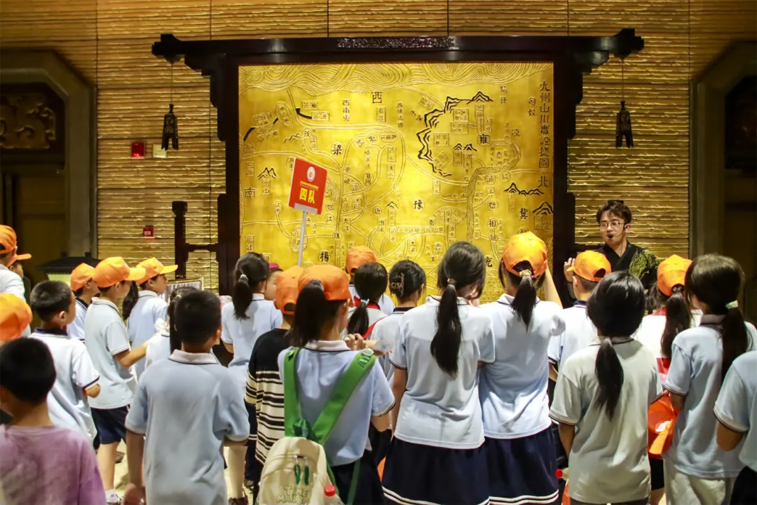 一場特別的研學之旅——漢臺區開展“未老關愛”鄉村兒童暑期關愛志愿服務活動側記