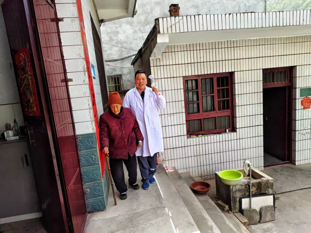 漢中大山里的健康騎士：報廢3輛摩托，騎行12萬公里！