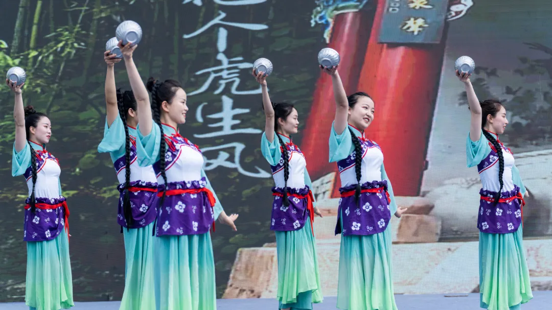 2025漢中鎮巴春日盛宴，解鎖油菜花海文旅新玩法！